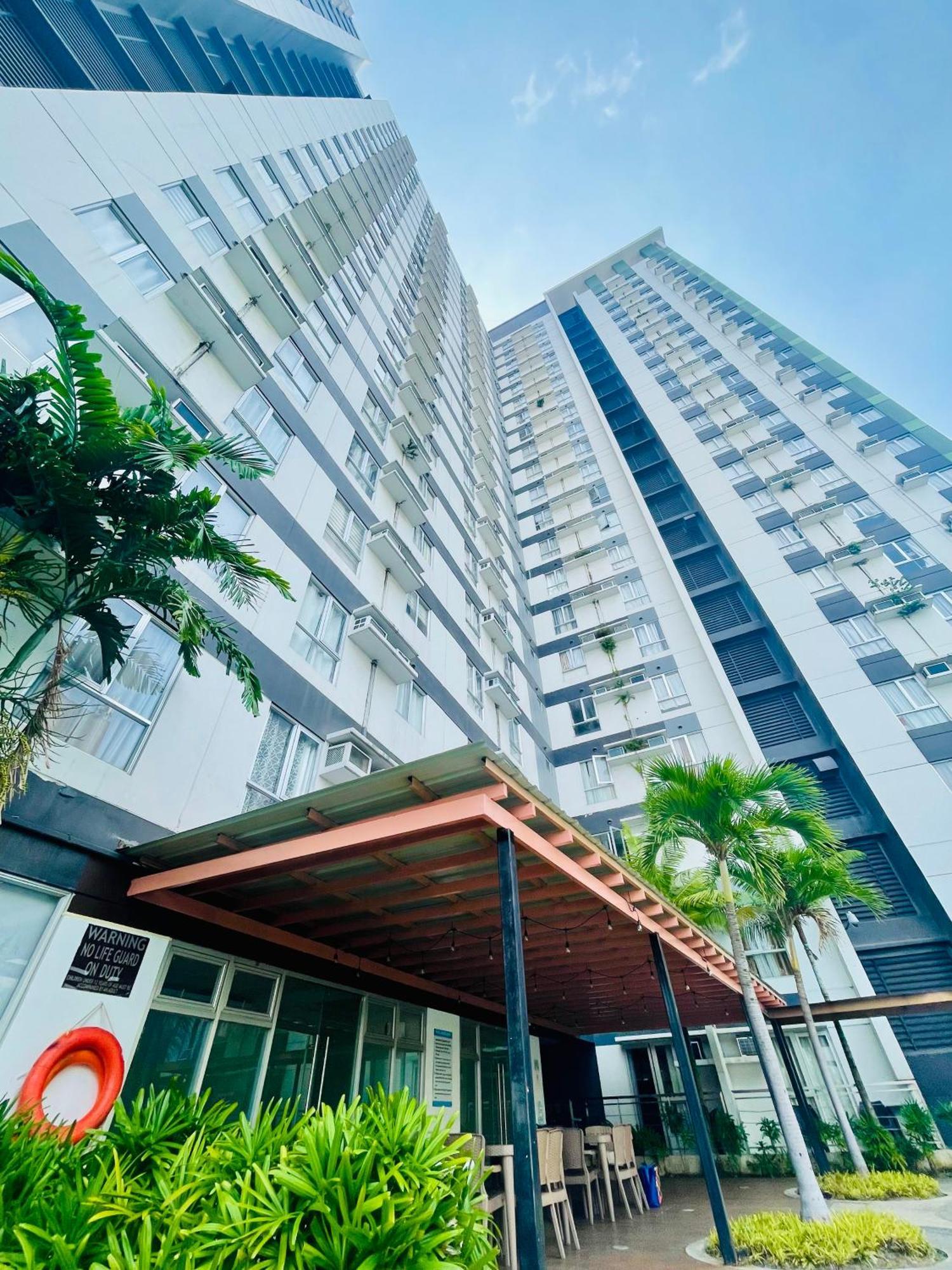 2-Bedroom Condo Unit With Balcony At Centrio Tower Beside Ayala Centrio Mall Downtown Cdo Cagayan de Oro Exterior photo