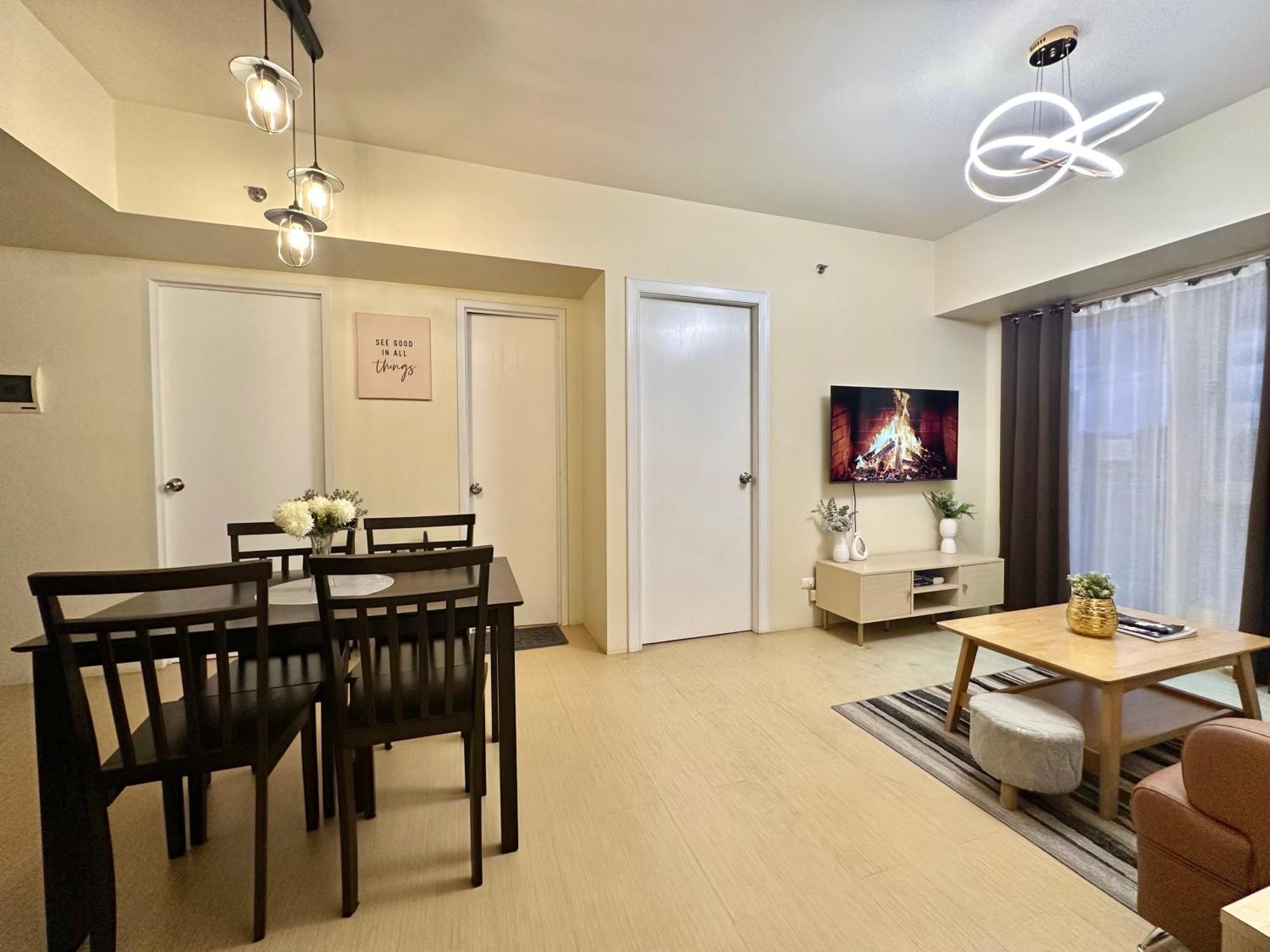 2-Bedroom Condo Unit With Balcony At Centrio Tower Beside Ayala Centrio Mall Downtown Cdo Cagayan de Oro Exterior photo