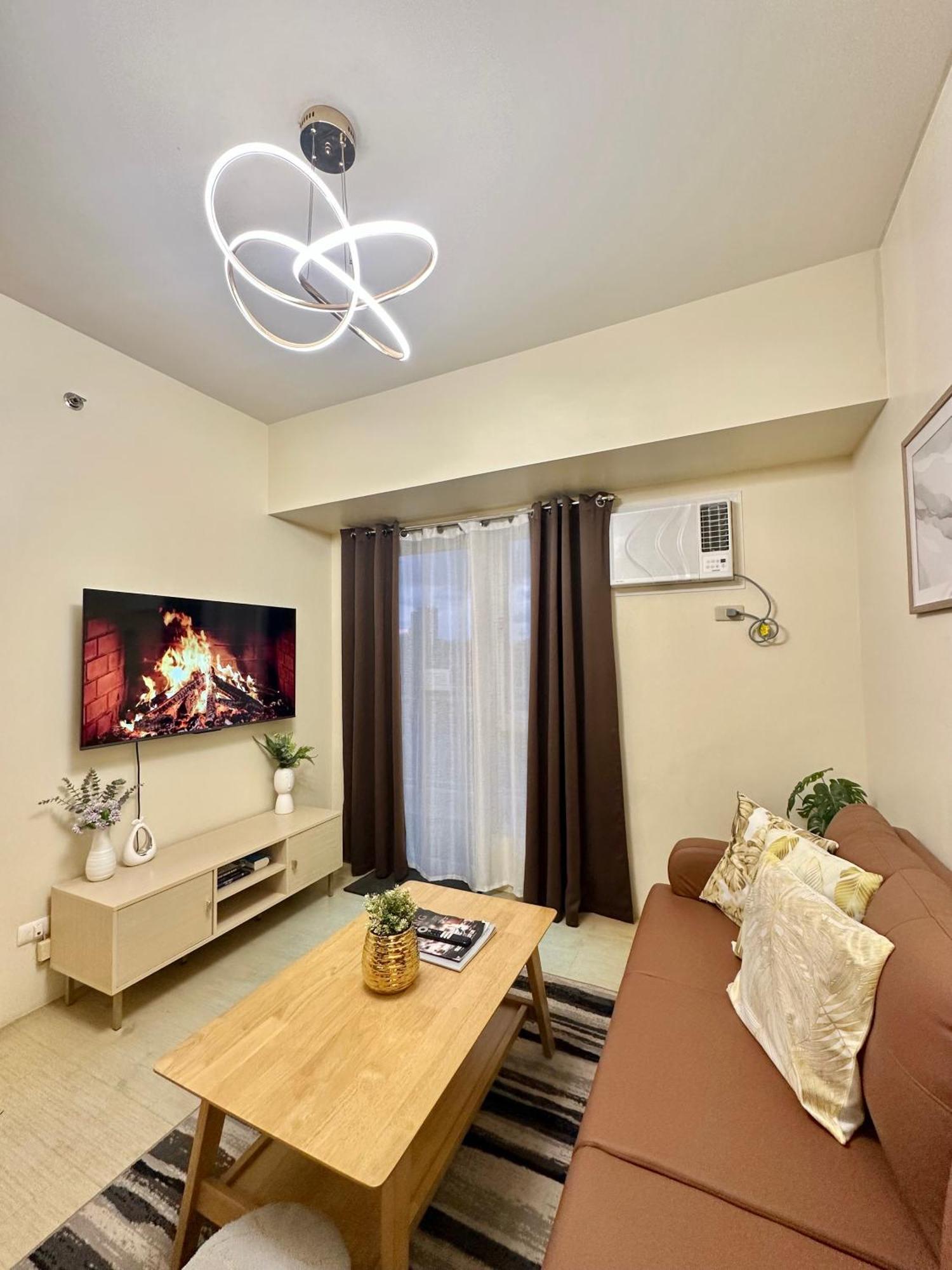 2-Bedroom Condo Unit With Balcony At Centrio Tower Beside Ayala Centrio Mall Downtown Cdo Cagayan de Oro Exterior photo