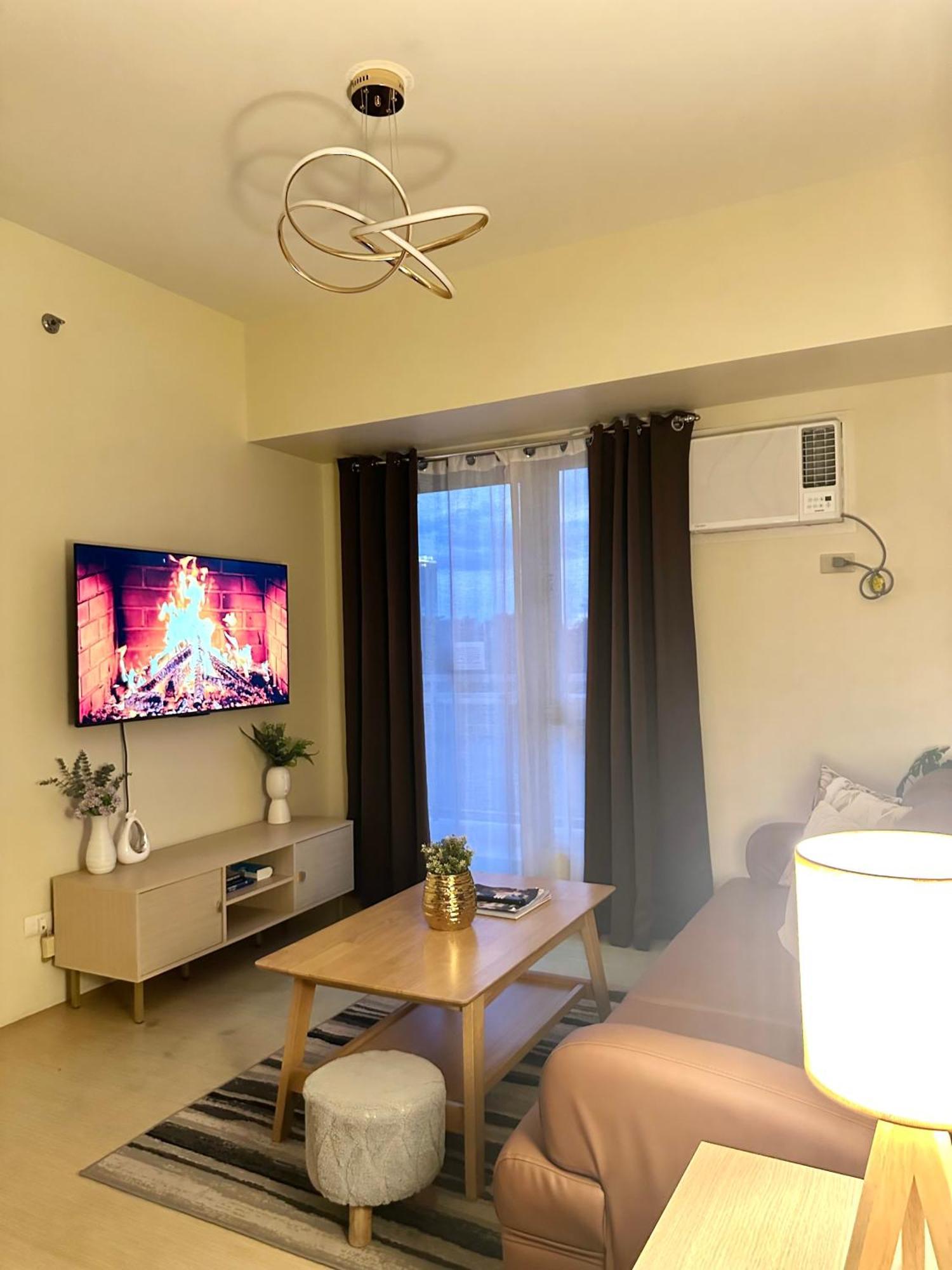 2-Bedroom Condo Unit With Balcony At Centrio Tower Beside Ayala Centrio Mall Downtown Cdo Cagayan de Oro Exterior photo